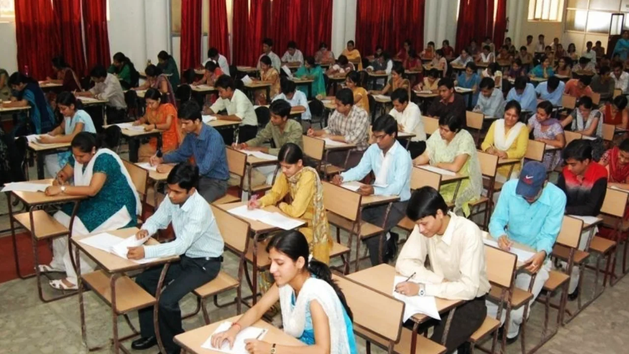 rajasthan-patwari-bharti-678000-applicants-2000-withdraw